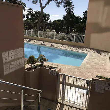 Avec Terrasse, Front De Et Proche Du Centre * Saint-Raphaël