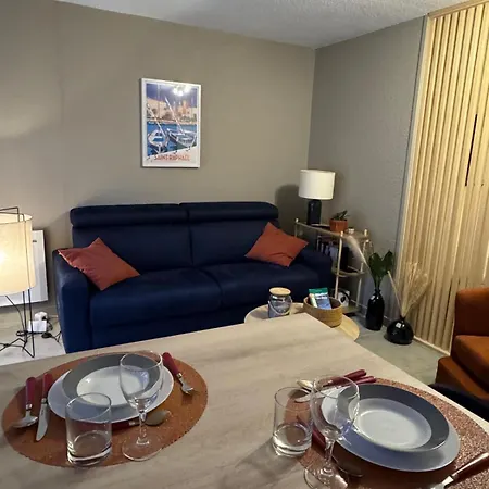 Avec Terrasse, Front De Et Proche Du Centre