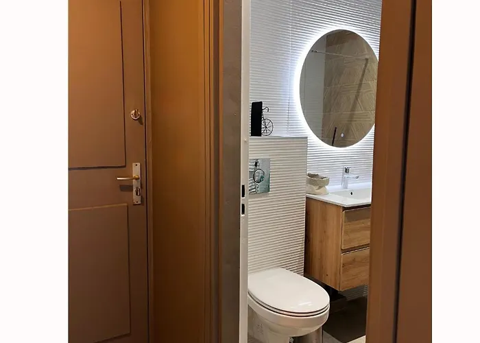 Charmant Studio Avec Terrasse- Front De Mer - Proche Du Centre Et Gare Tgv 公寓 *