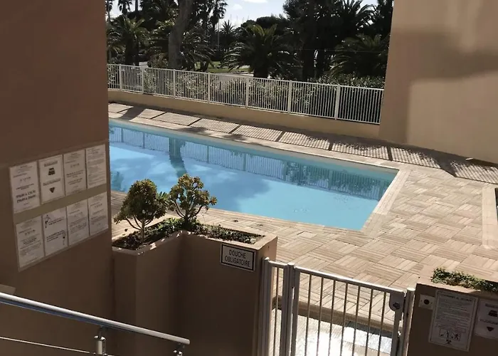 Charmant Studio Avec Terrasse- Front De Mer - Proche Du Centre Et Gare Tgv * Saint-Raphaël