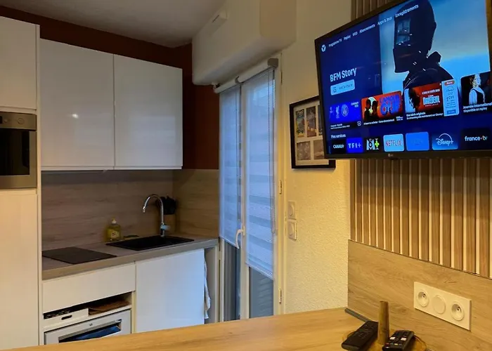 Charmant Studio Avec Terrasse- Front De Mer - Proche Du Centre Et Gare Tgv Saint-Raphaël