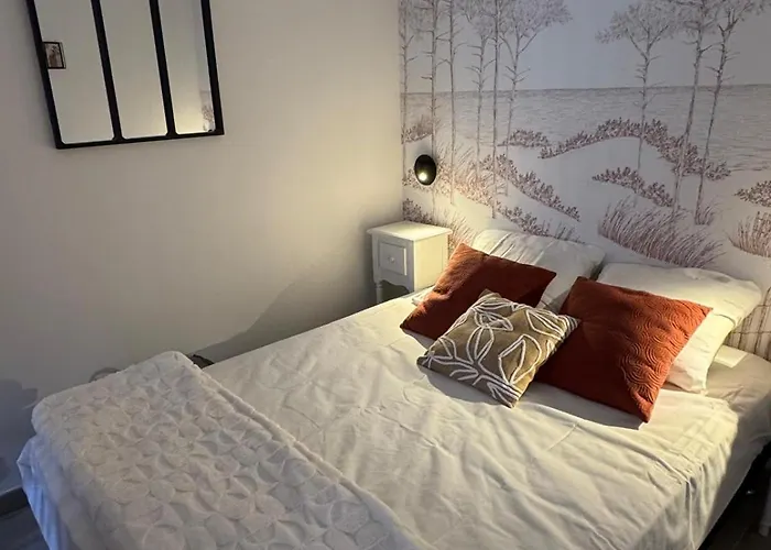 Charmant Studio Avec Terrasse- Front De Mer - Proche Du Centre Et Gare Tgv Saint-Raphaël