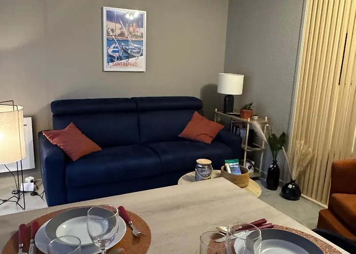 Charmant Studio Avec Terrasse- Front De Mer - Proche Du Centre Et Gare Tgv